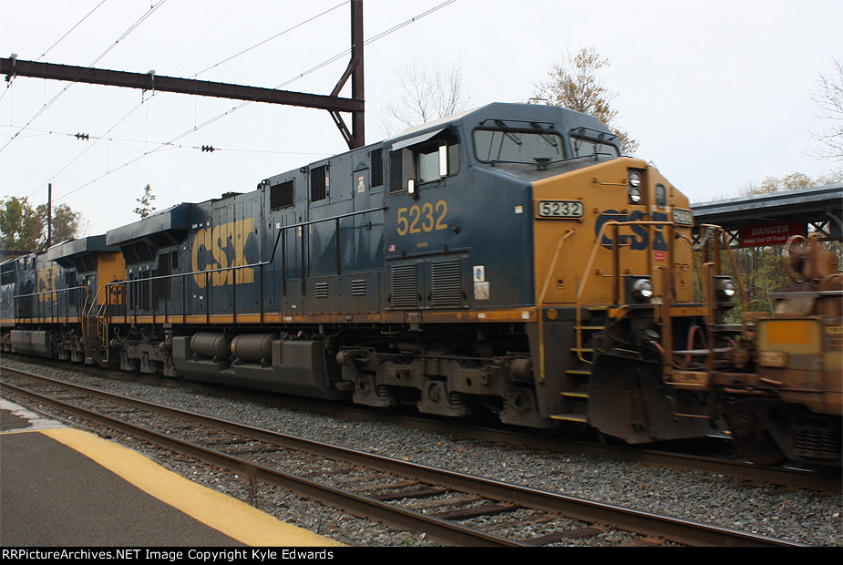 CSX ES40DC #5232 on Q034-26